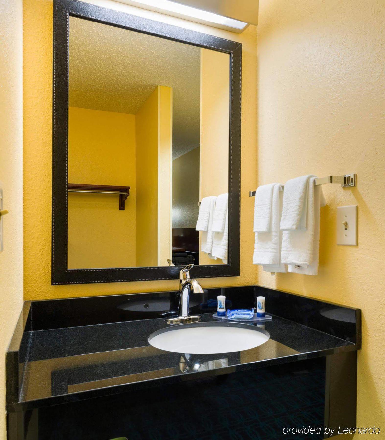 BW Allentown Bethlehem Lehigh Valley Inn & Suites Zewnętrze zdjęcie